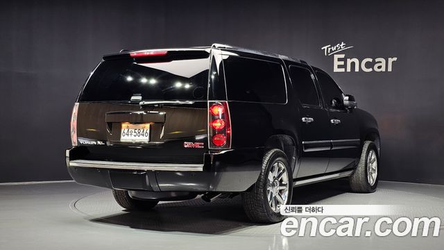 GMC Yukon 2007 — photo 2