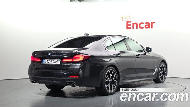 BMW 5-Series 2023 — photo 2