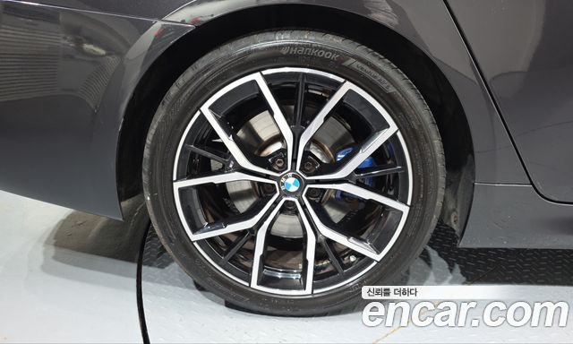 BMW 5-Series 2023 — photo 5
