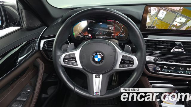 BMW 5-Series 2023 — photo 19