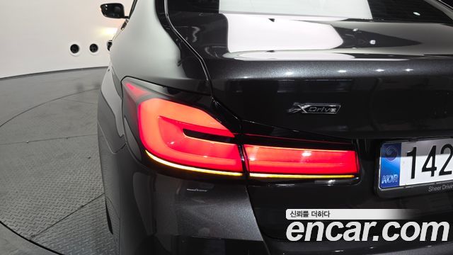 BMW 5-Series 2023 — photo 9