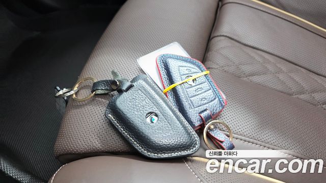 BMW 5-Series 2023 — photo 35