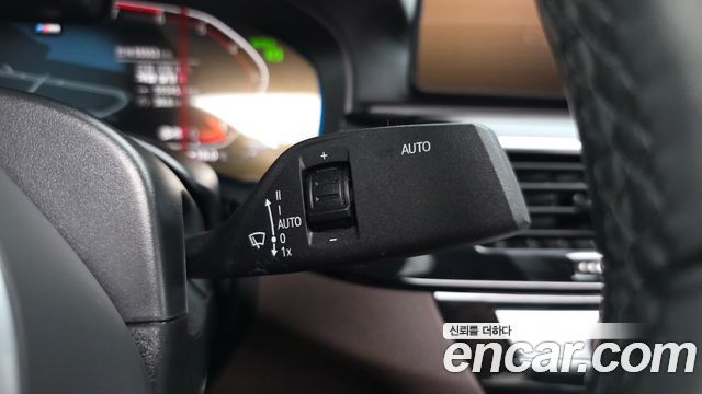 BMW 5-Series 2023 — photo 38