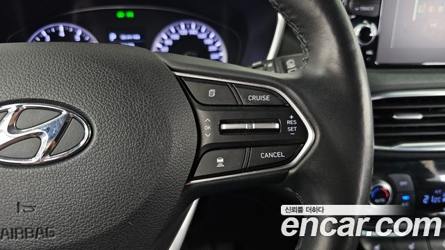 Hyundai Santafe 2019 — photo 28