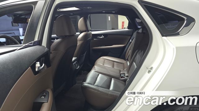 Kia K3 2019 — photo 17
