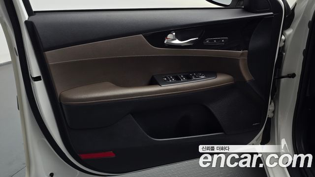 Kia K3 2019 — photo 14