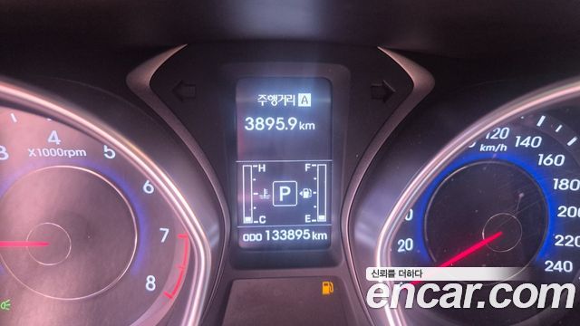 Hyundai AVANTE 2014 — photo 8