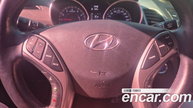 Hyundai AVANTE 2014 — photo 14