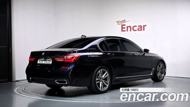 BMW 7-Series 2018 — photo 2