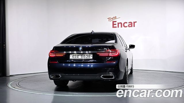 BMW 7-Series 2018 — photo 4