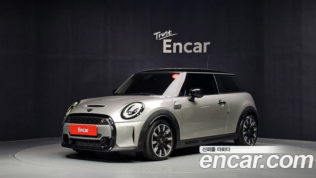 Mini Cooper 2023 — photo 1