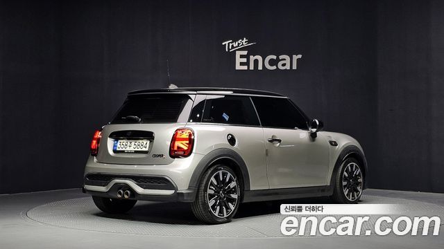 Mini Cooper 2023 — photo 2