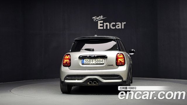 Mini Cooper 2023 — photo 4