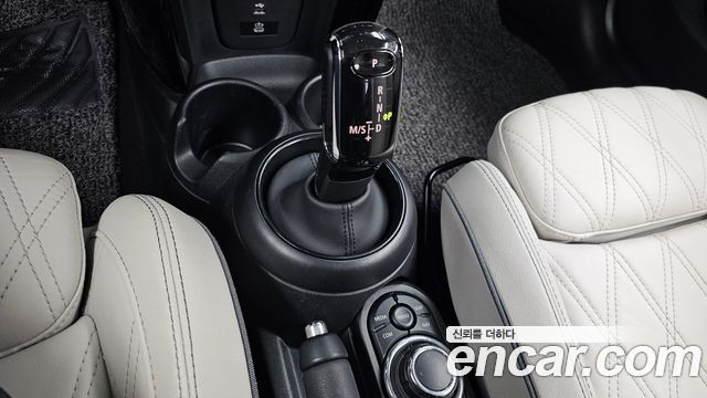 Mini Cooper 2023 — photo 12