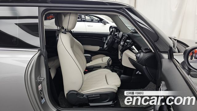 Mini Cooper 2023 — photo 17