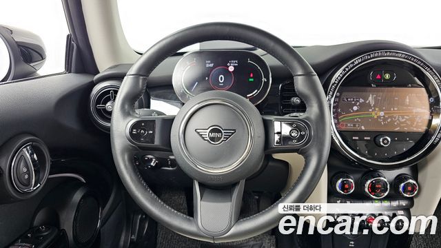 Mini Cooper 2023 — photo 19