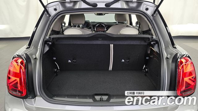 Mini Cooper 2023 — photo 26