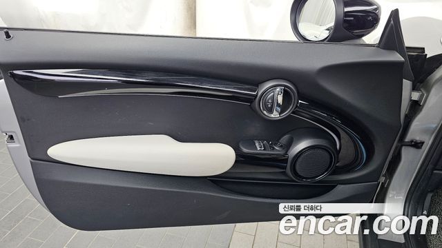 Mini Cooper 2023 — photo 14