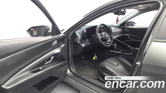 Hyundai AVANTE 2023 — photo 13