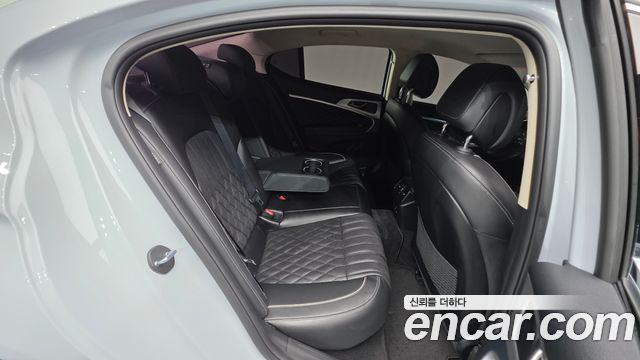 Genesis G70 2021 — photo 24