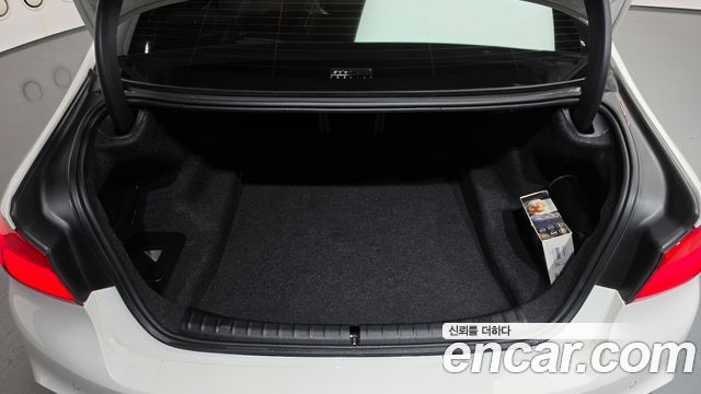 BMW 5-Series 2020 — photo 25