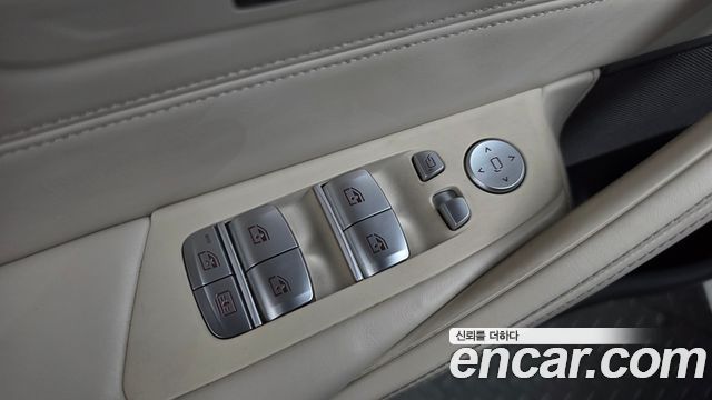 BMW 5-Series 2020 — photo 26