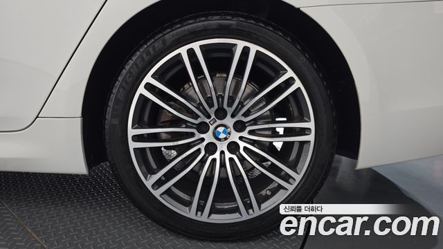 BMW 5-Series 2020 — photo 7