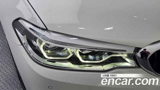 BMW 5-Series 2020 — photo 8
