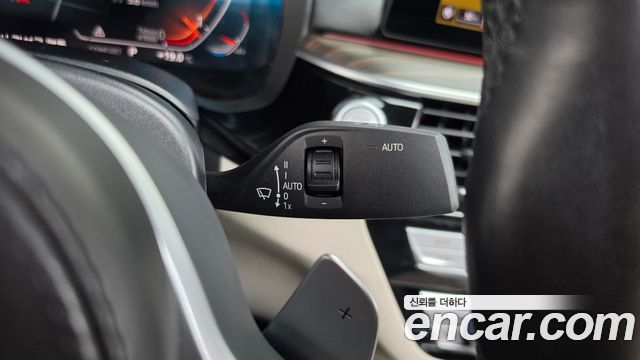 BMW 5-Series 2020 — photo 29