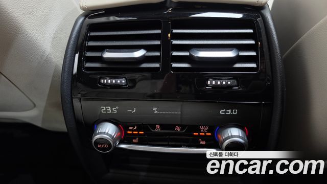 BMW 5-Series 2020 — photo 31