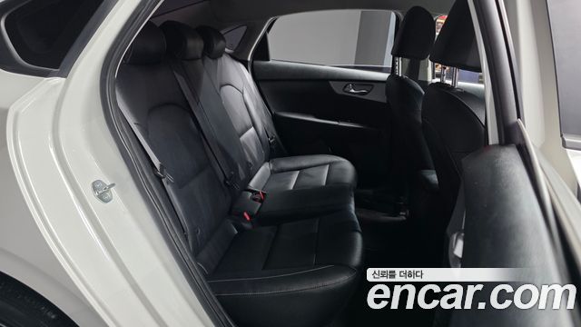 Kia K3 2023 — photo 18