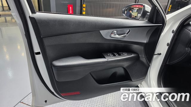 Kia K3 2023 — photo 14