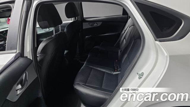 Kia K3 2023 — photo 16