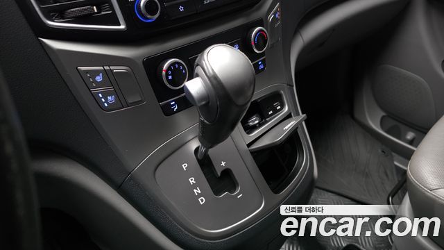 Hyundai Starex 2019 — photo 12