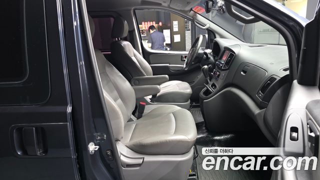 Hyundai Starex 2019 — photo 17