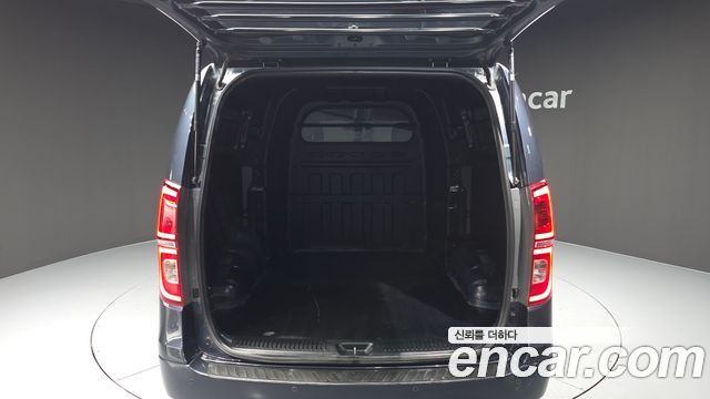 Hyundai Starex 2019 — photo 26