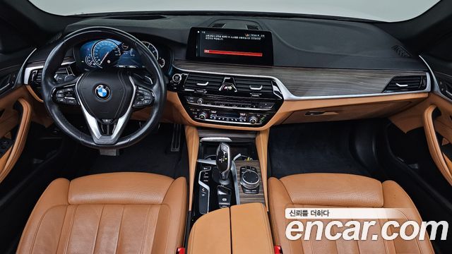 BMW 5-Series 2017 — photo 10