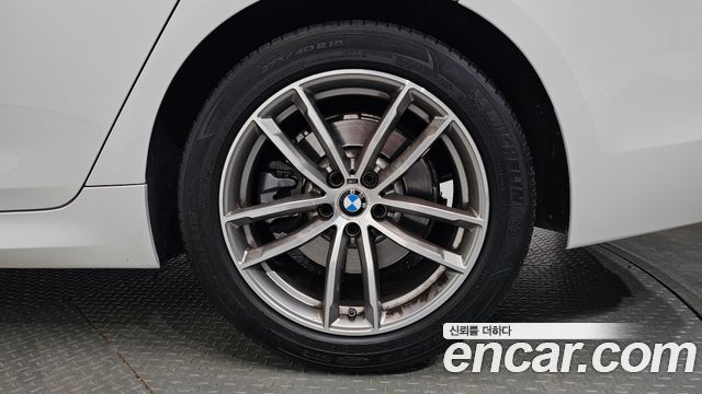 BMW 5-Series 2017 — photo 7