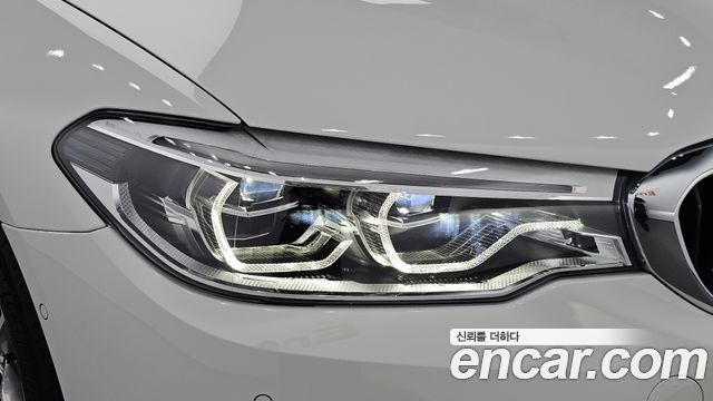 BMW 5-Series 2017 — photo 8