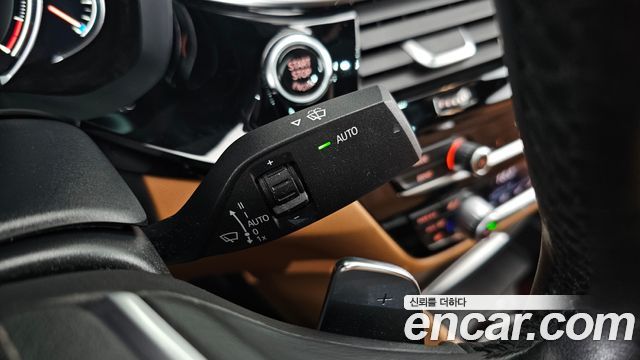 BMW 5-Series 2017 — photo 30