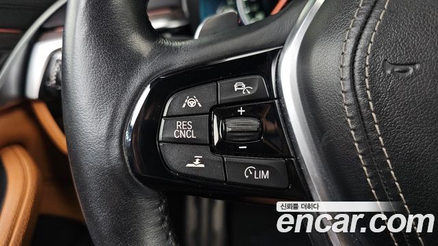 BMW 5-Series 2017 — photo 31