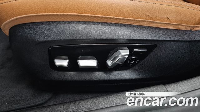 BMW 5-Series 2017 — photo 32