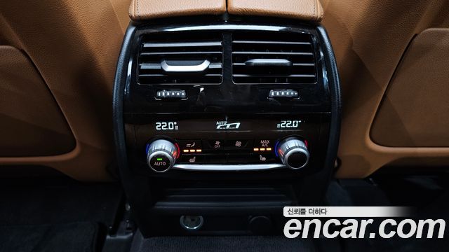 BMW 5-Series 2017 — photo 33