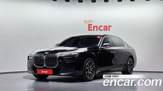 BMW 7-Series 2024 — photo 1