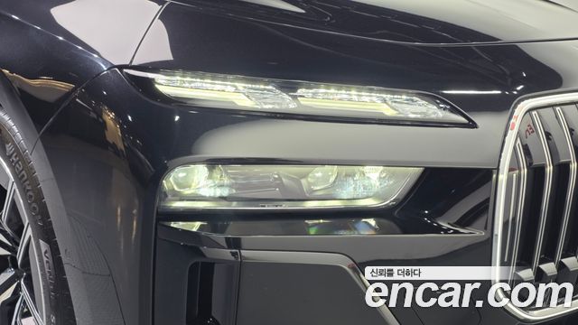 BMW 7-Series 2024 — photo 8