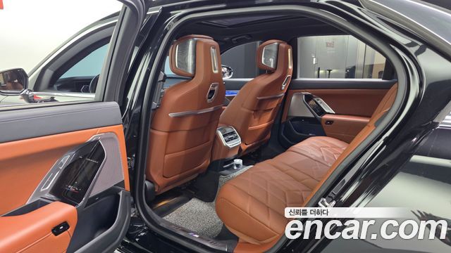 BMW 7-Series 2024 — photo 16