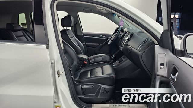 Volkswagen Tiguan 2015 — photo 11