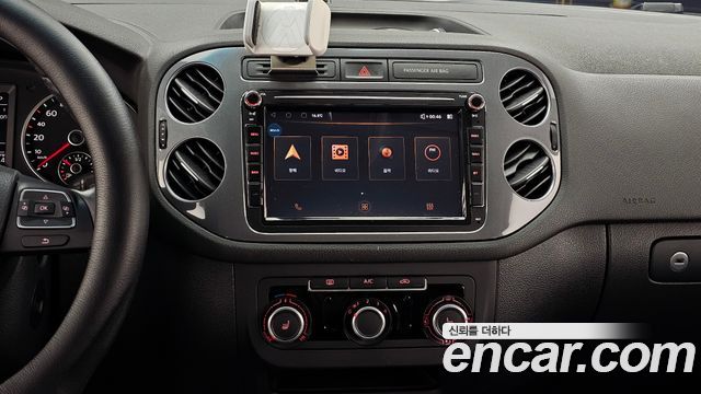 Volkswagen Tiguan 2015 — photo 14