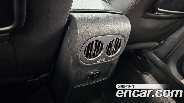 Volkswagen Tiguan 2015 — photo 19