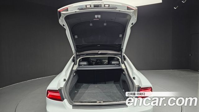 Audi A7 2016 — photo 20